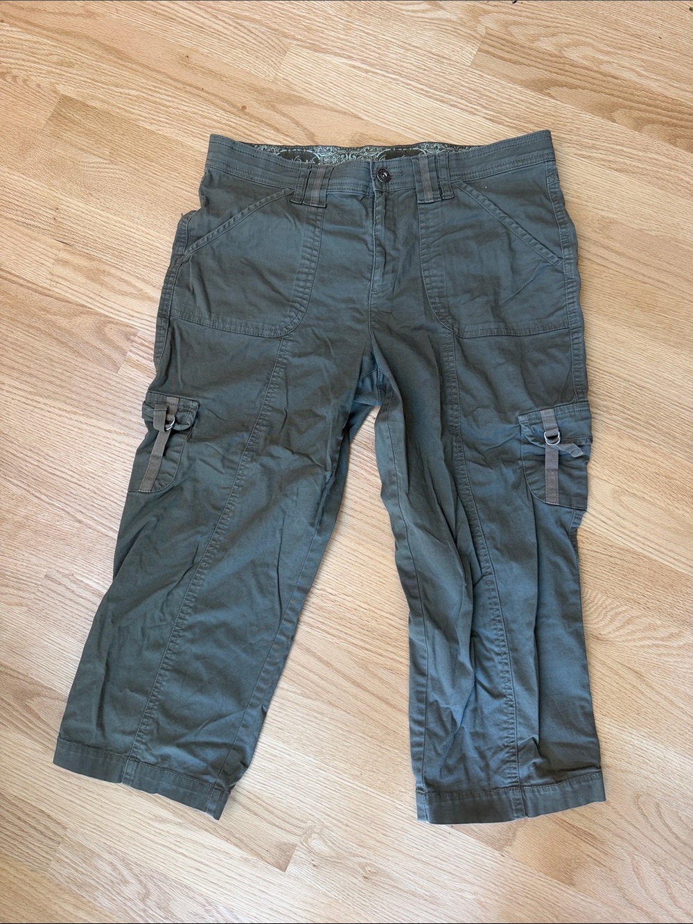 Gloria Vanderbilt Olive Green Cargo Capris